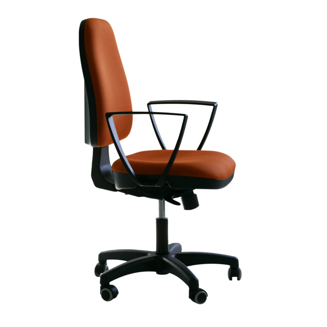 Silla PROTOS con ruedas y brazos fijos