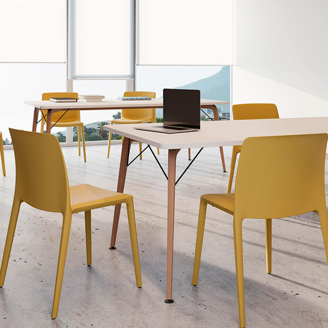 Cadira FLUIT de PP ECO sense braços color mostassa